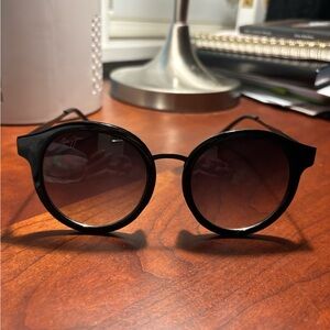 Black Round Sunglasses
